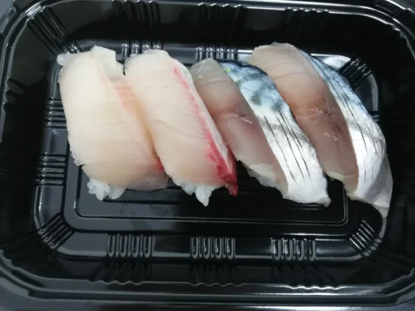 nigiris caballa y hamachi