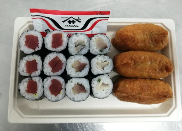 12 Makis y 3 inari sushi