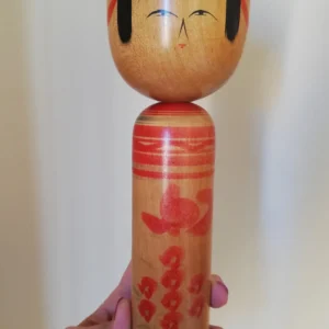 Kokeshi muñeca japonesa tradicional