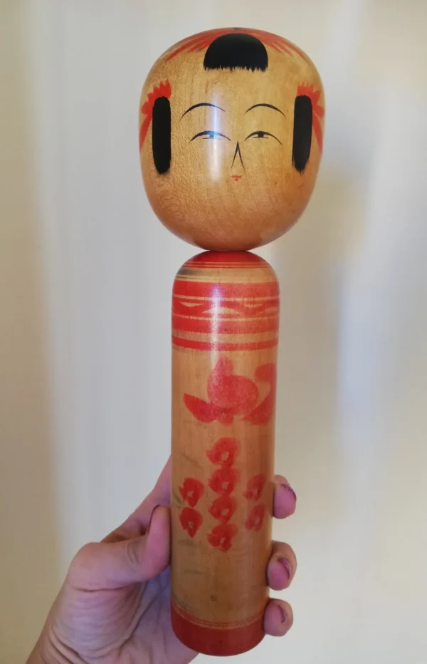 Kokeshi muñeca japonesa tradicional